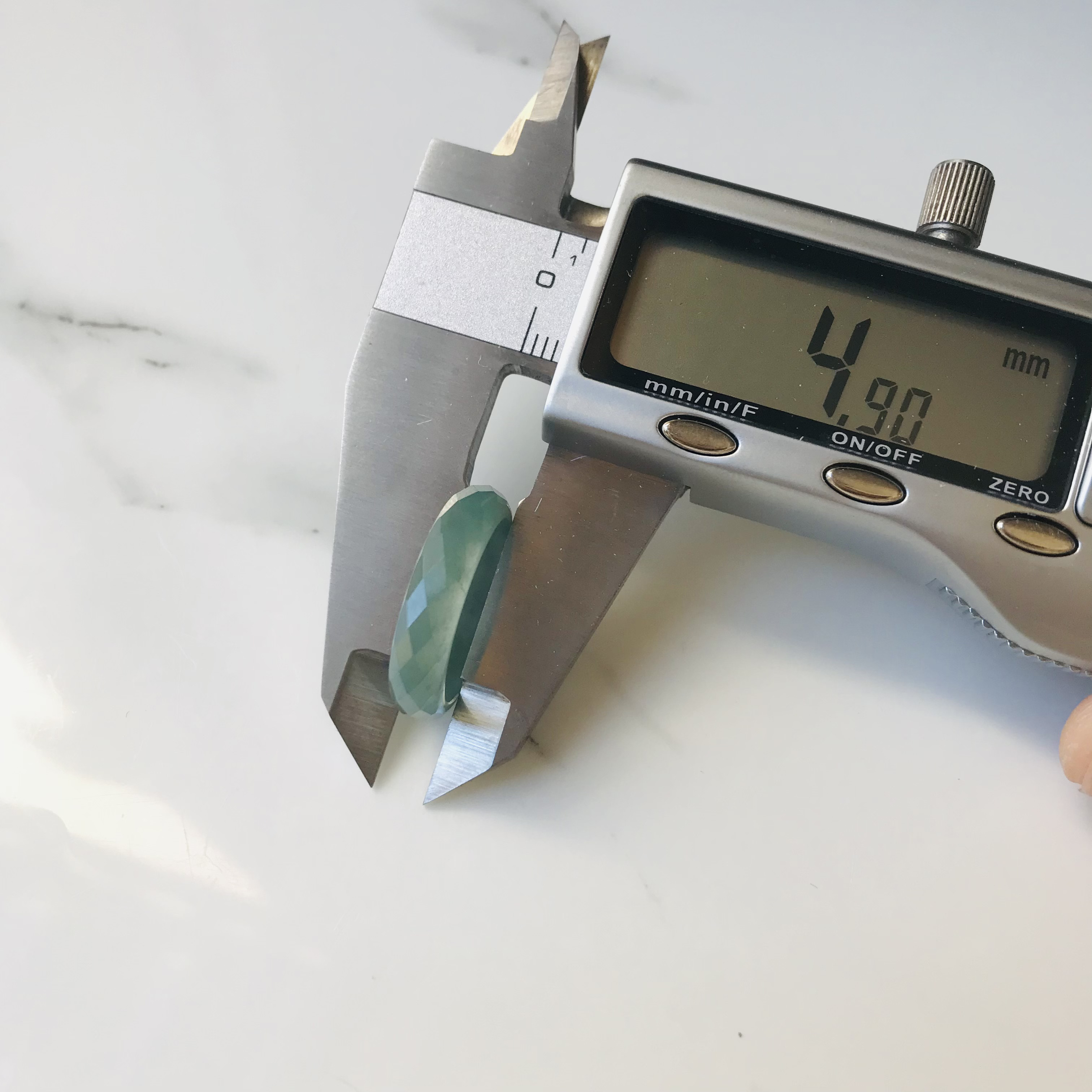 [R60-003］ ジェイド　JADE ヒスイ　本翡翠　くりぬきリング　13号　天然石　グアテマラ産　指輪　　ファセット