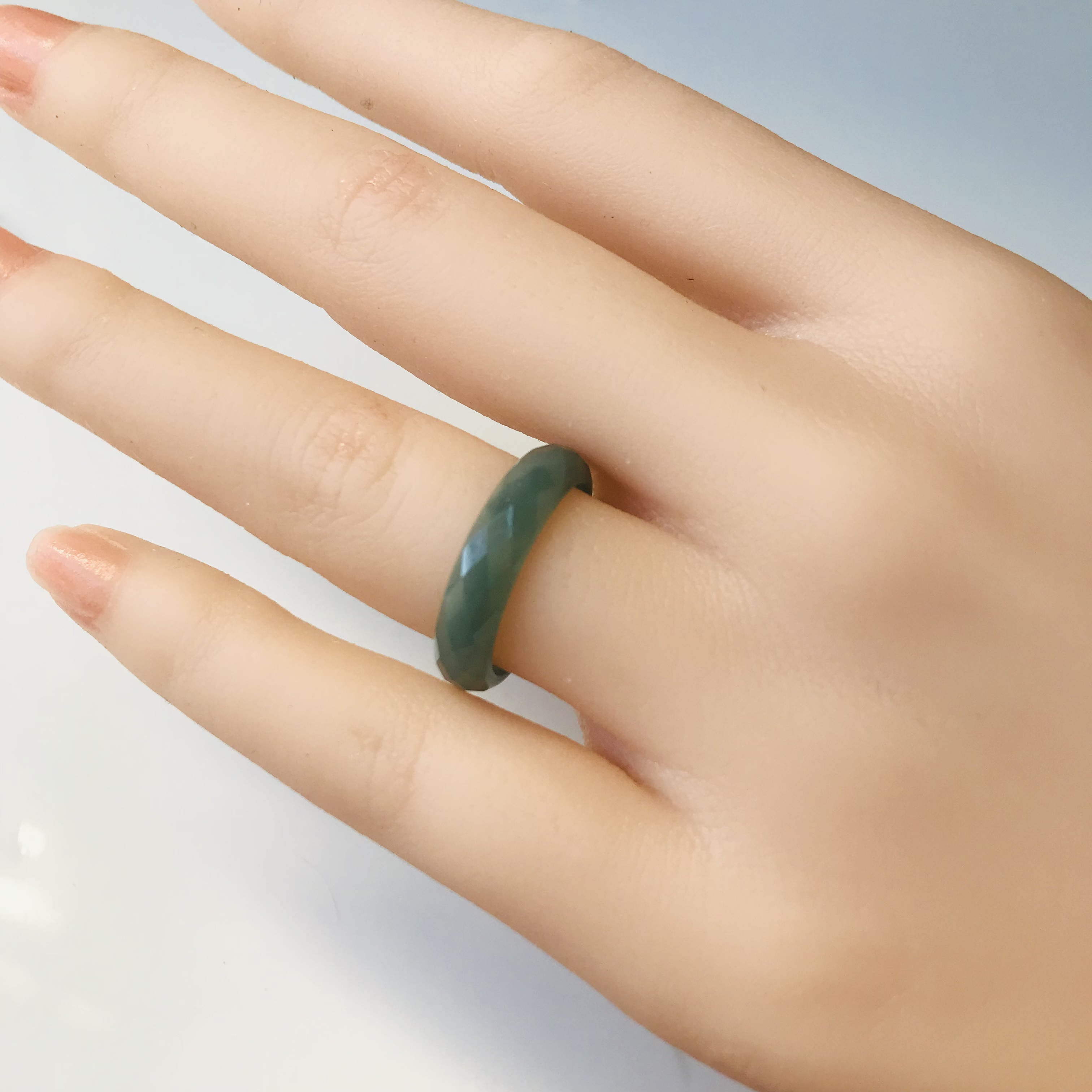 [R60-003］ ジェイド　JADE ヒスイ　本翡翠　くりぬきリング　13号　天然石　グアテマラ産　指輪　　ファセット