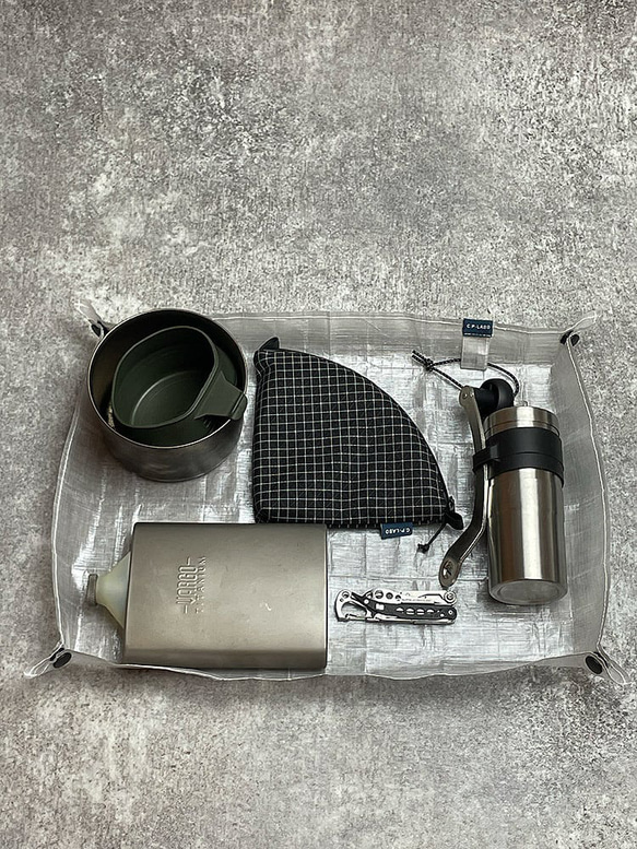 登山・キャンプに最適。ウルトラライトで防水UL-DCF-SEAT(ウルトラライトDCFシート)でテーブルのように使えます 6枚目の画像