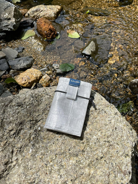 登山・キャンプに最適。ウルトラライトで防水UL-DCF-SEAT(ウルトラライトDCFシート)でテーブルのように使えます 5枚目の画像