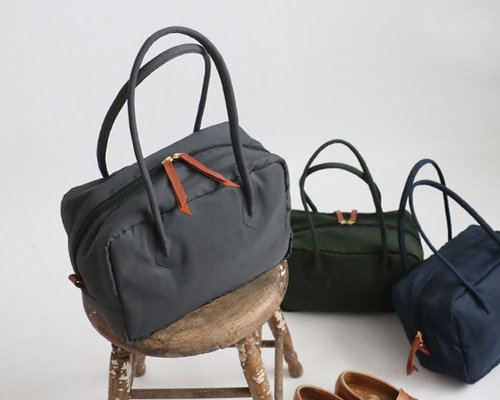 秋／最終SALE 軽量 Mサイズ 四角スクエア ボストン バッグ