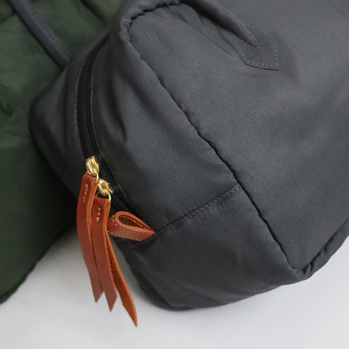最終SALE 軽量 Mサイズ 四角スクエア ボストン バッグ クッション