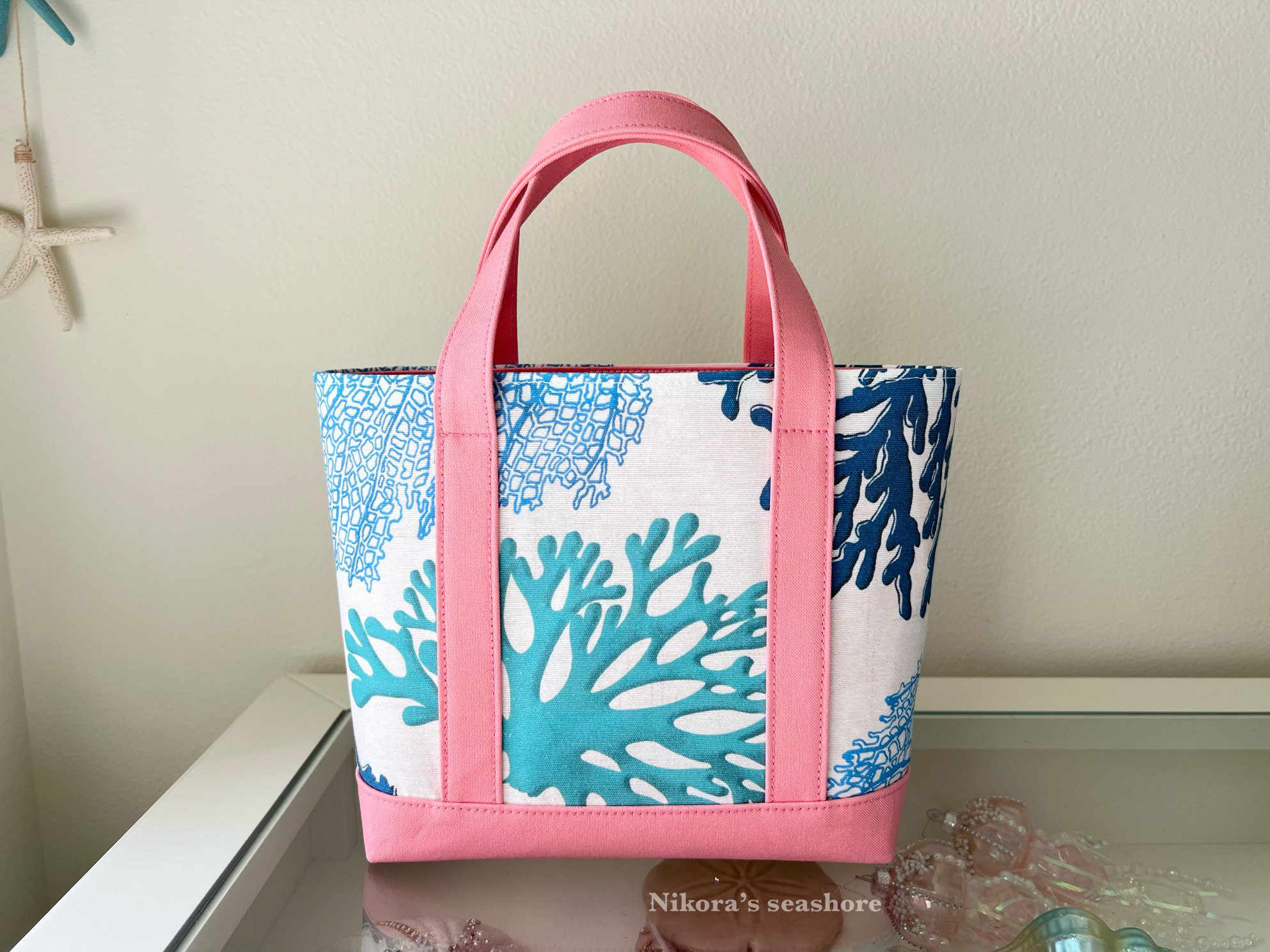 トートバッグ　33×21×10cm　コーラル柄　珊瑚／ピンク（底板内蔵）