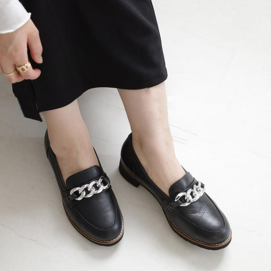 【期間中18%OFF】チェーンモチーフがきいた大人本革ローファー / PO5772