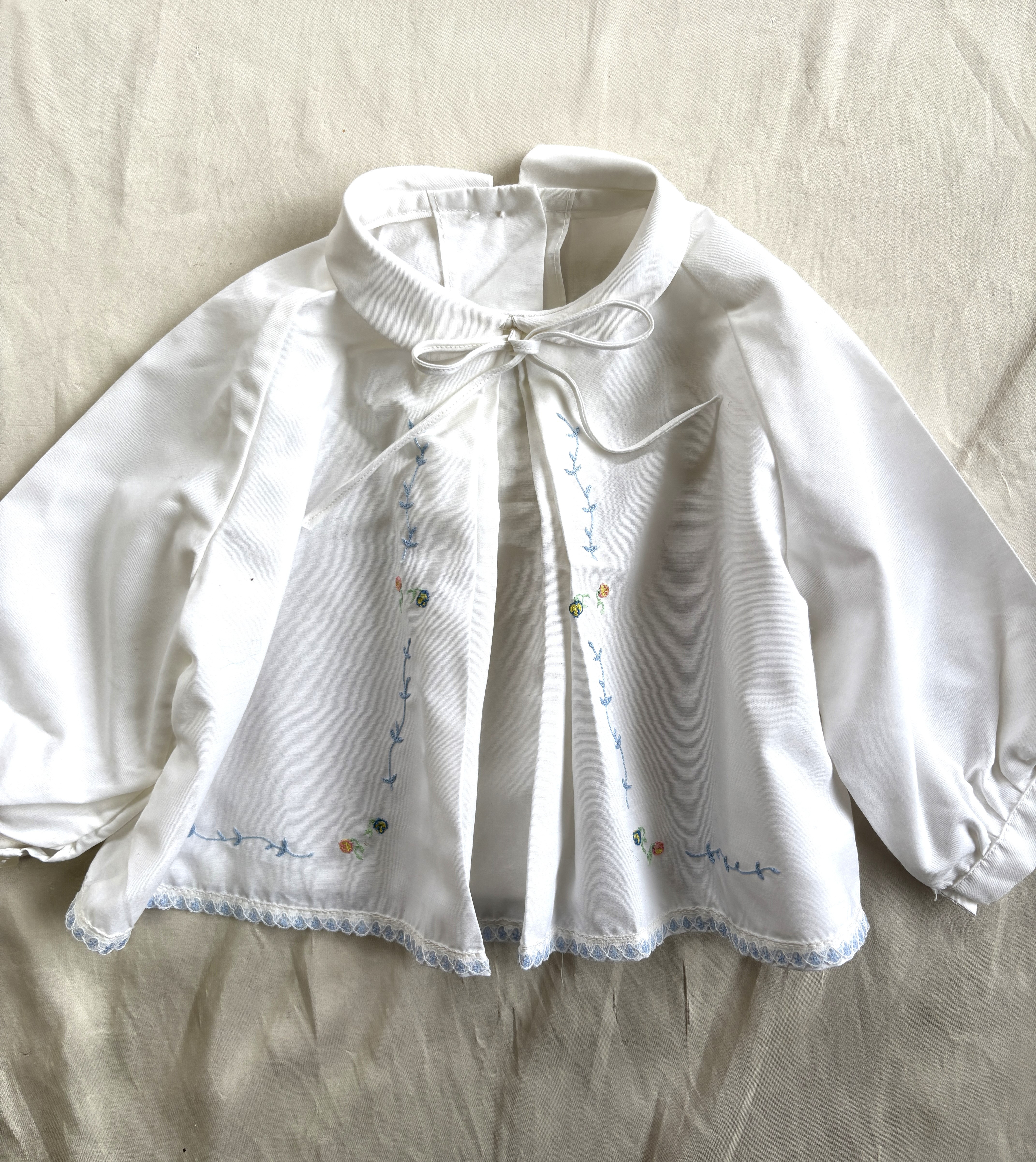 ベビー服　ベビーブラウス　べべ　色刺繍　上着　 12clec8-11