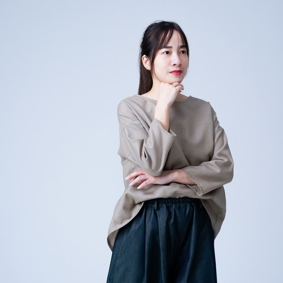 【soco】さらさらウール100% 背中ギャザー 7分袖トップス ／ ミルクティー t015d-mkt2 9枚目の画像