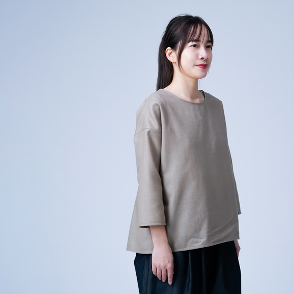 【soco】さらさらウール100% 背中ギャザー 7分袖トップス ／ ミルクティー t015d-mkt2 6枚目の画像