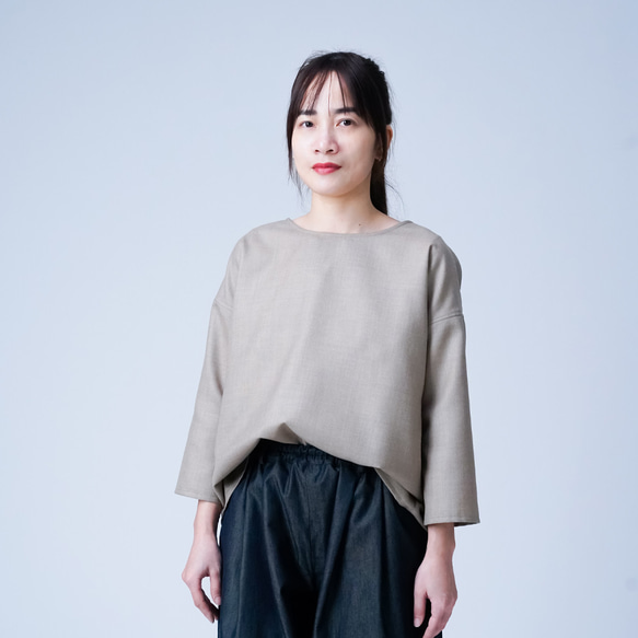 【soco】さらさらウール100% 背中ギャザー 7分袖トップス ／ ミルクティー t015d-mkt2 5枚目の画像