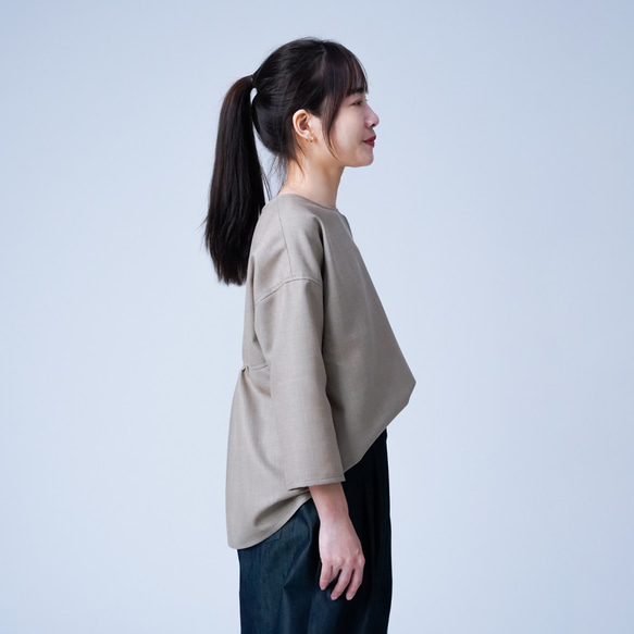 【soco】さらさらウール100% 背中ギャザー 7分袖トップス ／ ミルクティー t015d-mkt2 10枚目の画像