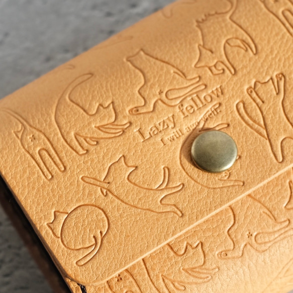 お札を折らない　猫好きのための猫のちいさなお財布　本革　手縫い　ミニ財布　三つ折り　納期約1週間　選べる４色 4枚目の画像