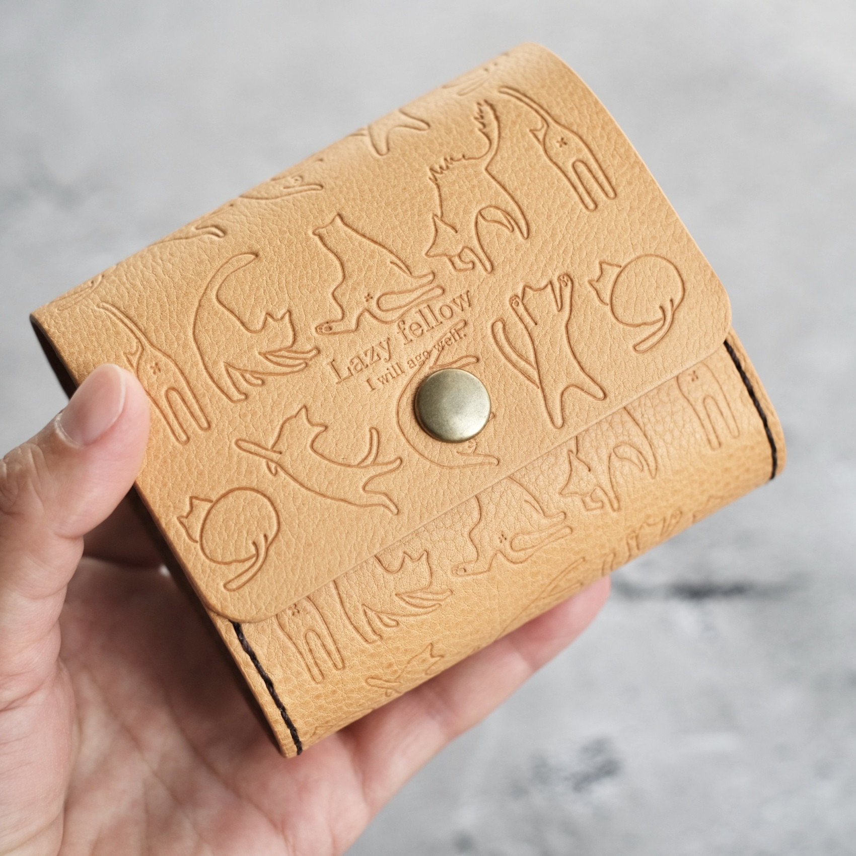 お札を折らない［猫のちいさなお財布　本革　手縫い　ミニ財布　三つ折り　4色　手縫い　春財布　猫　ネコ　ねこ