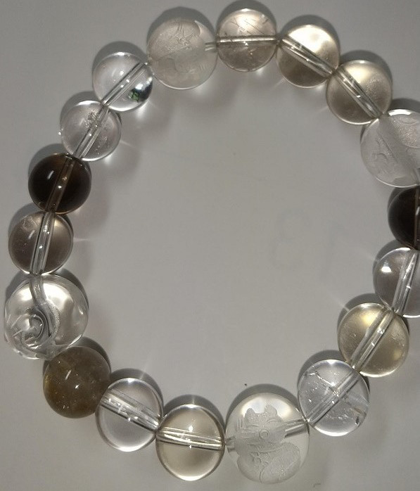 縁起物　招き猫水晶手彫りのブレスレット、仕事、金(運)アップ