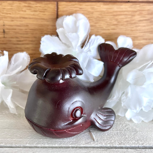 潮吹き可愛い くじら型 台座 木製 天然石 スフィア（丸玉