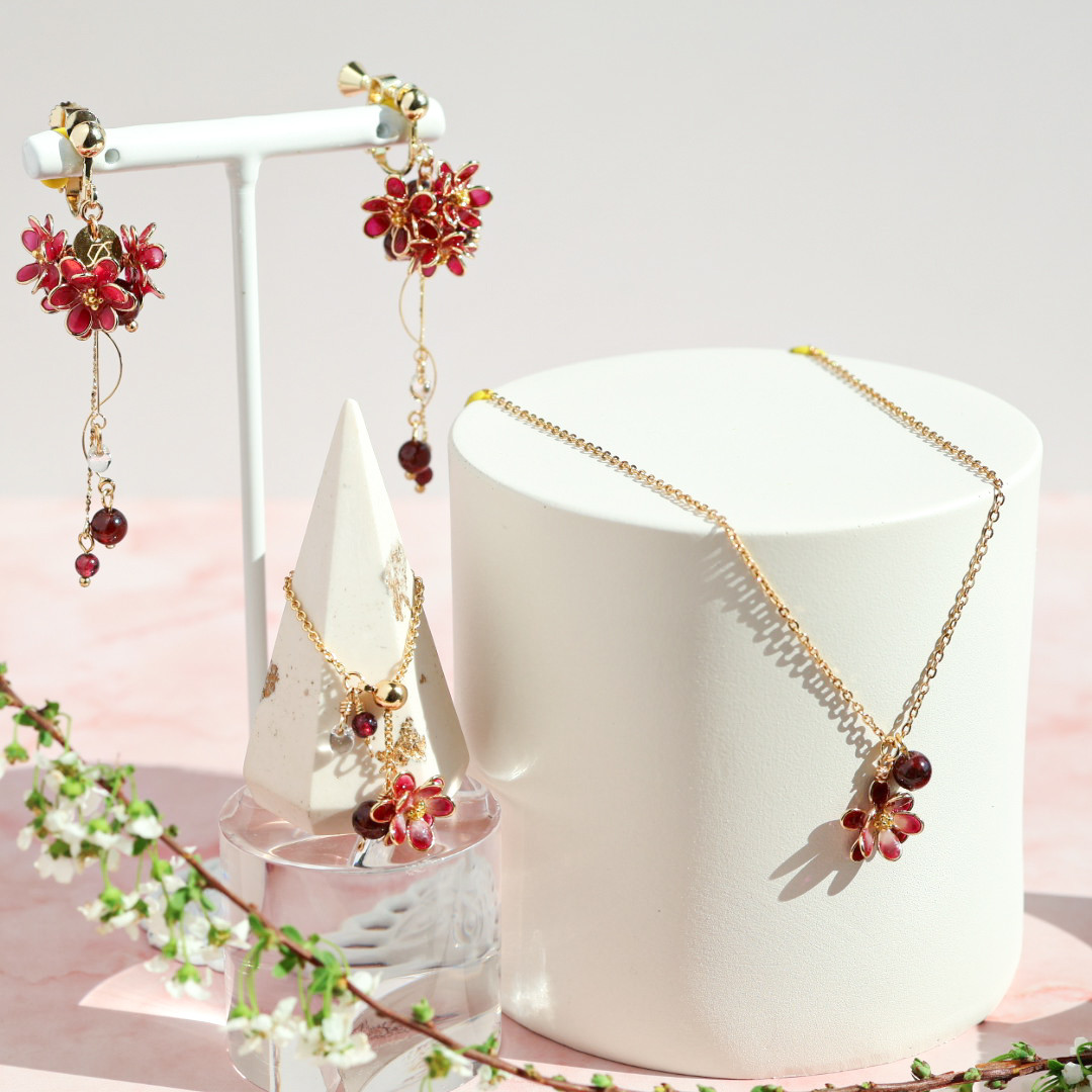 春を感じる桃のお花3点セット (ピアス・ネックレス・リング)金具変更可能 アレルギー対応サージカルステンレス