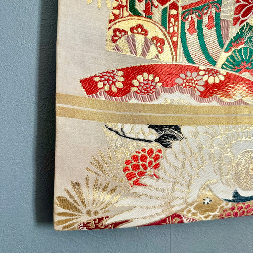 ワケありな逸品 帯のタペストリー アンティーク 花の扇に鶴 帯 着物