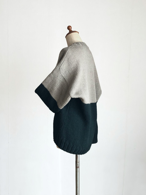 ベージュグレー X ダークグリーン　並太毛糸セーター　ウール100% 7枚目の画像