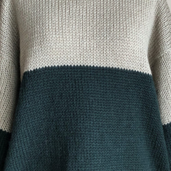 ベージュグレー X ダークグリーン　並太毛糸セーター　ウール100% 3枚目の画像