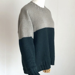ベージュグレー X ダークグリーン　並太毛糸セーター　ウール100% 4枚目の画像