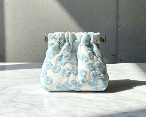 バネ口ポーチ /刺繍レース水色/小さめ/小物入れ・リップ・充電器