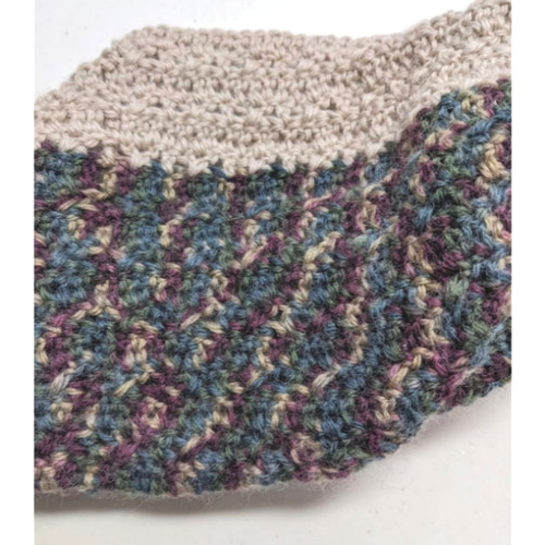 手編みスヌード 送料無料 ねじねじだからかぶるだけ 肩の凝らない軽い