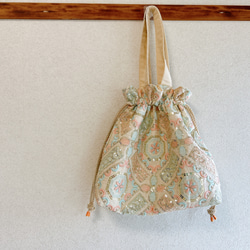 ヌビ生地♡刺繍巾着バック/生成り×合皮 りんご狩り ヌビ生地♡刺繍巾着バック/生成り×合皮 りんご狩り