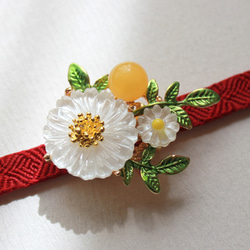 ●帯留/帯留め 白い花と黄色の実 3枚目の画像
