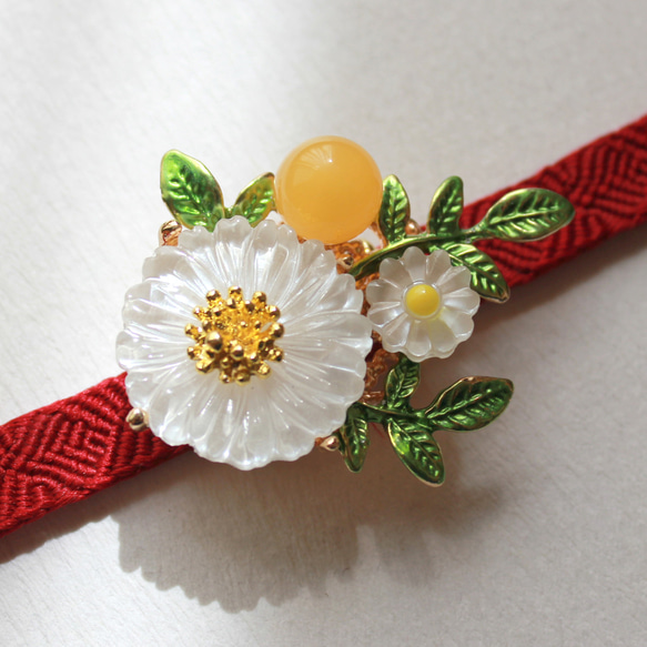 ●帯留/帯留め 白い花と黄色の実 2枚目の画像