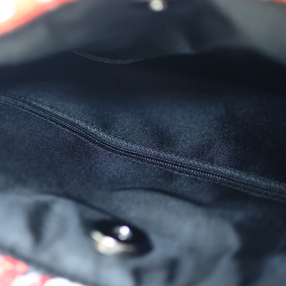 ★ジャガード織の黒いトートバッグ(黒＆パリ) 6枚目の画像