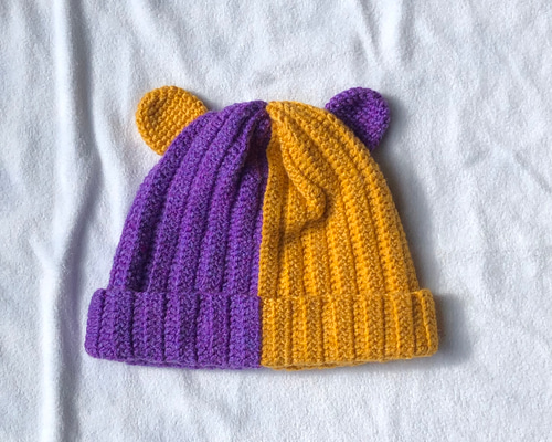 かぎ針編み 帽子 黄色と紫のストライプ かぎ針編み 帽子 黄色と紫のストライプ かぎ針編み 帽子 黄色と紫の