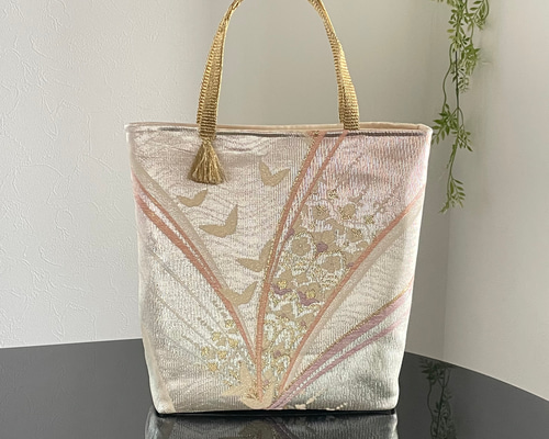 大きいサイズ　トートバッグ　華やか 花柄刺繍 和装バッグ 帯リメイク 帯リメイクバッグ 佐賀錦 滝に花文様 Mサイズ 和装バッグ トートバッグ