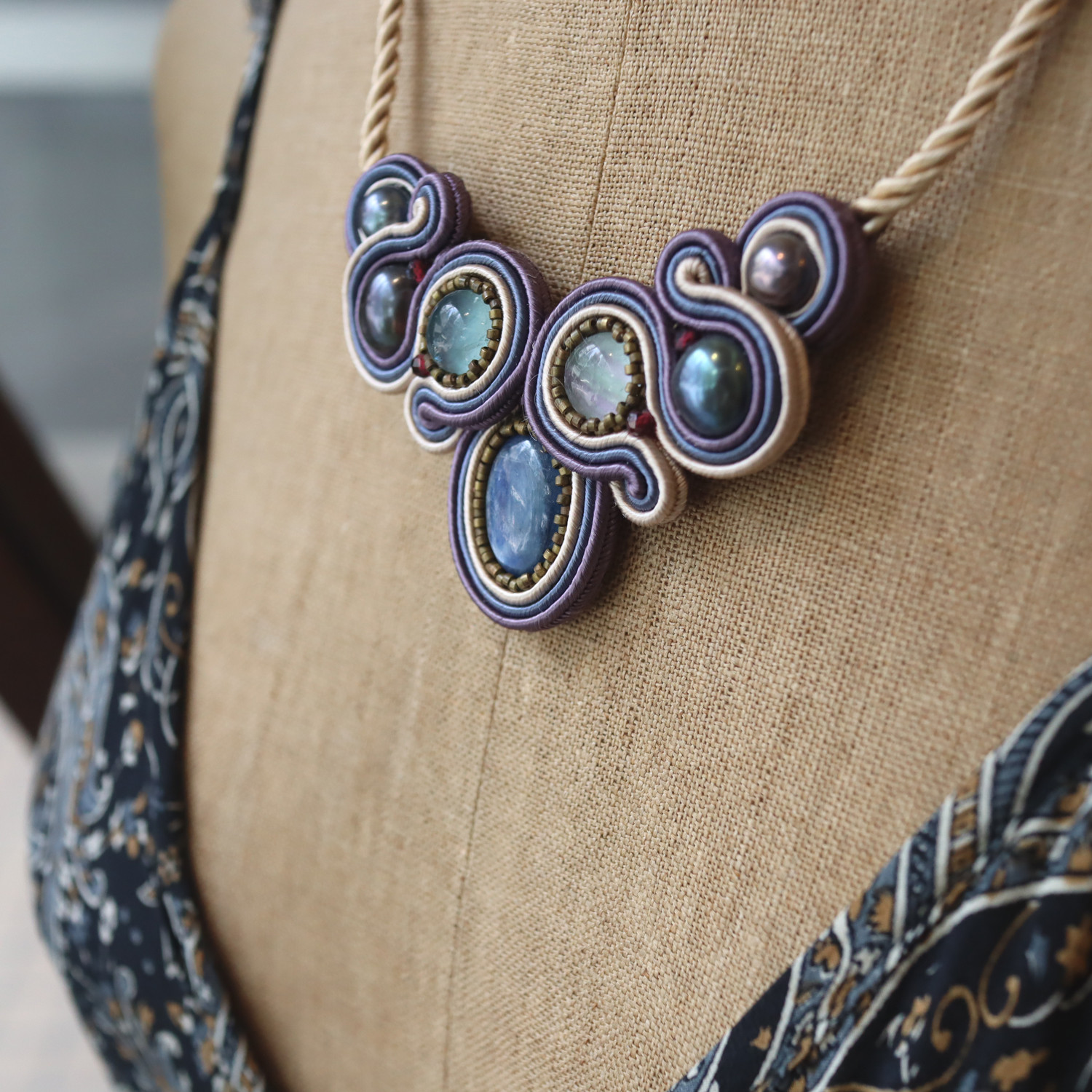 ソウタシエ　チョーカー　ネックレス　カイヤナイト　フローライト　淡水パール　１点物