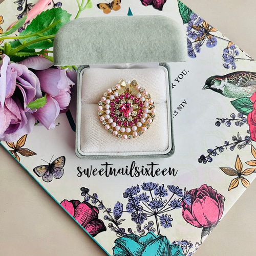 新作貴和クリスタルハートリボンブローチピンク ブローチ sweetnail16