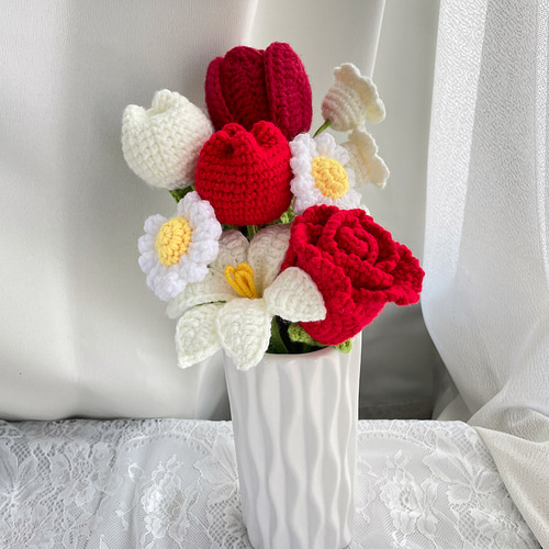 枯れない編み物の花束》赤ブーケ 編み花束 ブーケ 毛糸 かぎ編み 枯れ