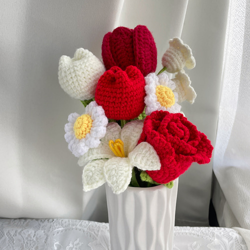 枯れない編み物の花束》赤ブーケ 編み花束 ブーケ 毛糸 かぎ編み 枯れ