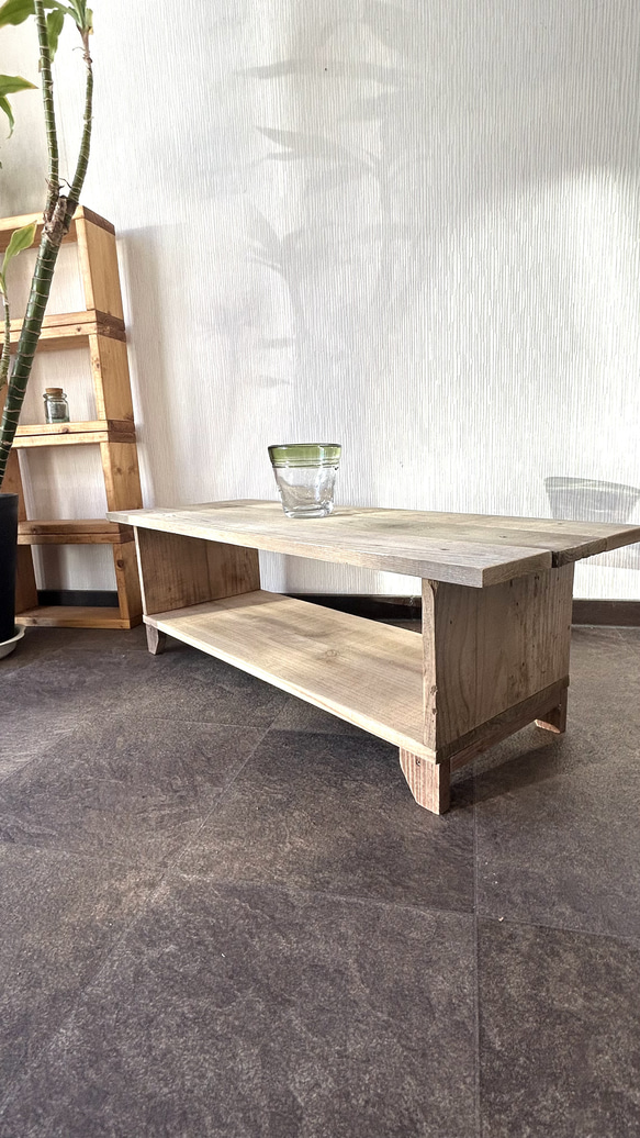 ヴィンテージ感がかわいいカフェテーブル　古材廃材 1枚目の画像