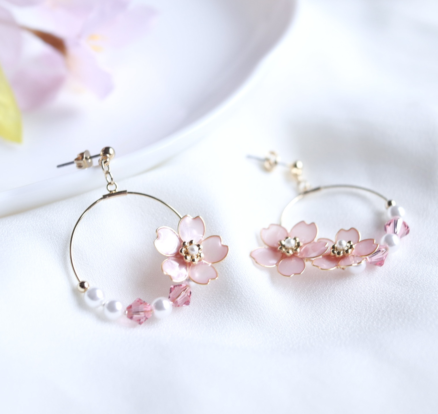 フローライト 桜カービング フープピアス （信頼 桜と鬼灯の苺の