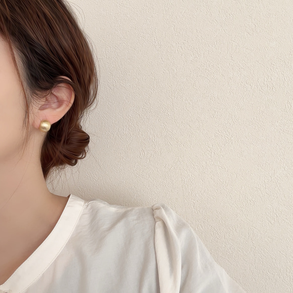 大人気シリーズ◆痛くならないボリュームイヤリング/ピアスに見える　ゴールド シルバー　結婚式　金属アレルギー対応　春 2枚目の画像