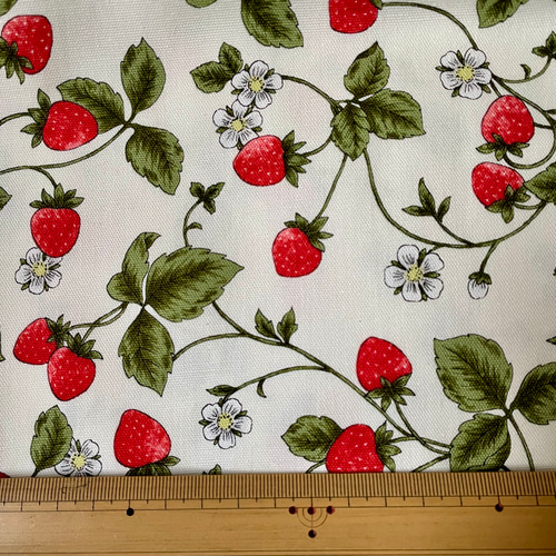 ꕤ୭＊いちご柄 オックス 1m単位 ⚘⠜ コスモテキスタイル 生地