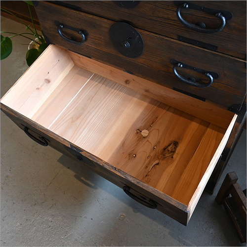 m*n様 アンティーク チェスト 箪笥 無垢材 昭和レトロ z468 北欧 昭和レトロ 花柄タイル 木製チェスト 4段 箪笥 カントリー