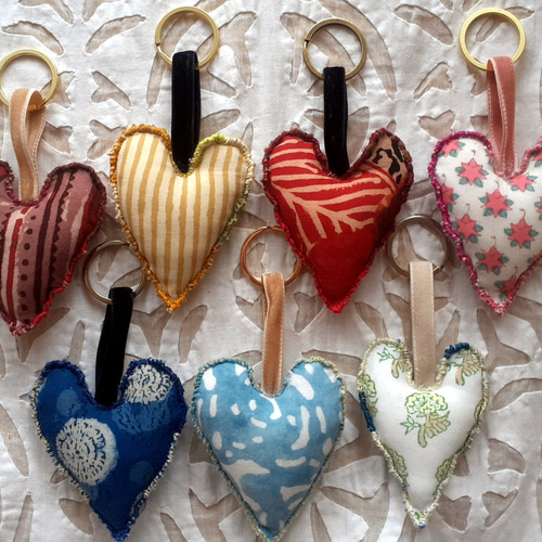 布フェルトハートのチャーム ピンク〈布フェルト キーホルダー ハート