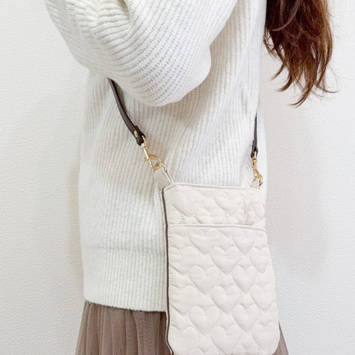 ♡SALE♡ 【MITA】ハートキルトのパイピングスマホショルダー