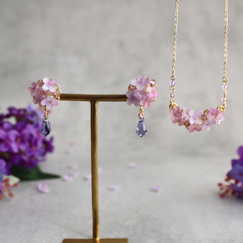 思い出の花ライラック（リラ）とビジューのピアス/イヤリング ピアス