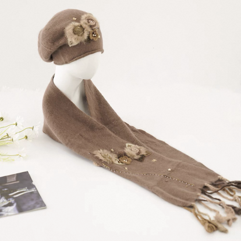 春、ニット帽子とマフラーの2点セット、ウール、秋、母の日、敬老の日、ライトブラウン