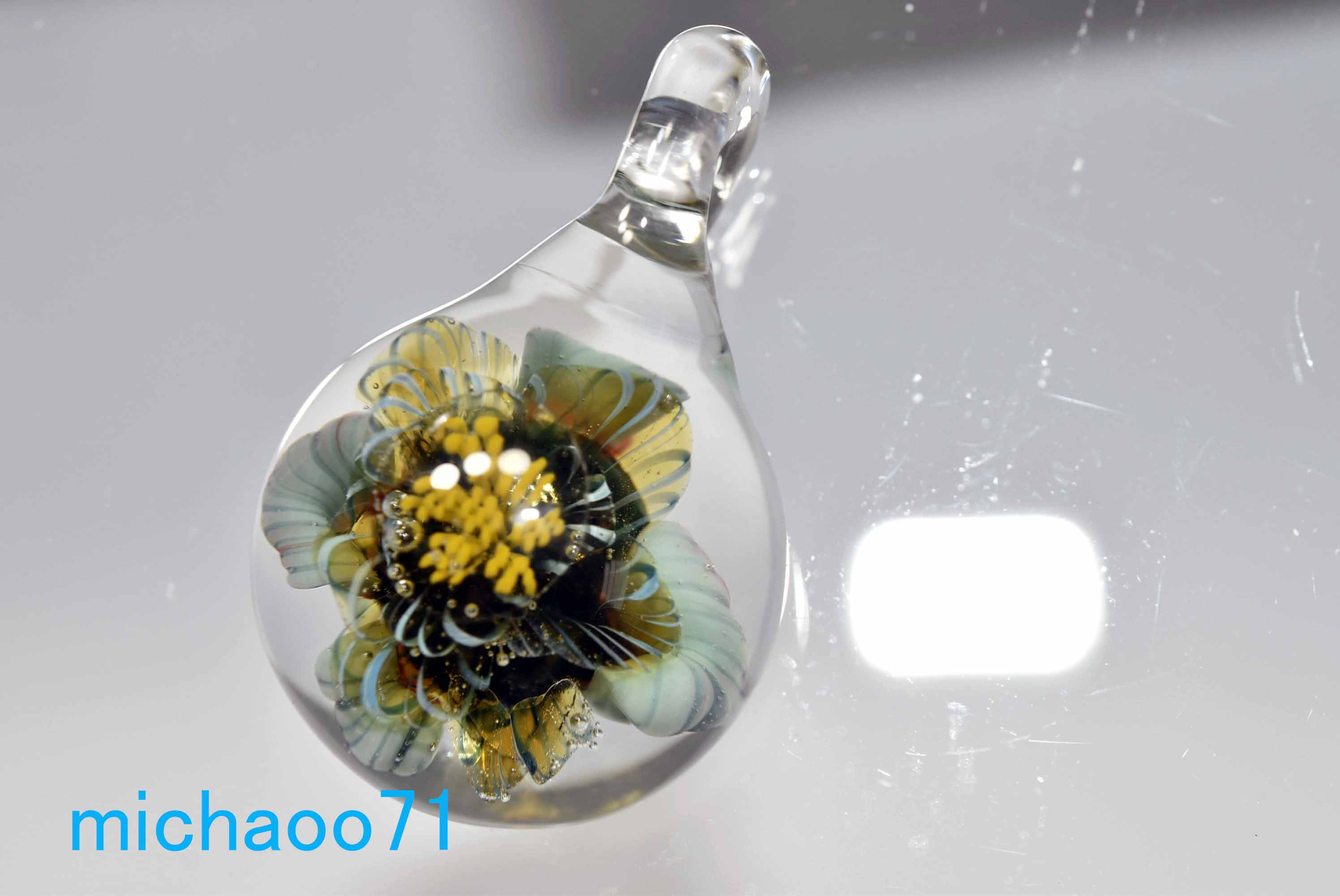 フラワー ガラスのペンダントトップ　(12102-p21 GLASS FLOWER  ＃ガラスアクセサリー