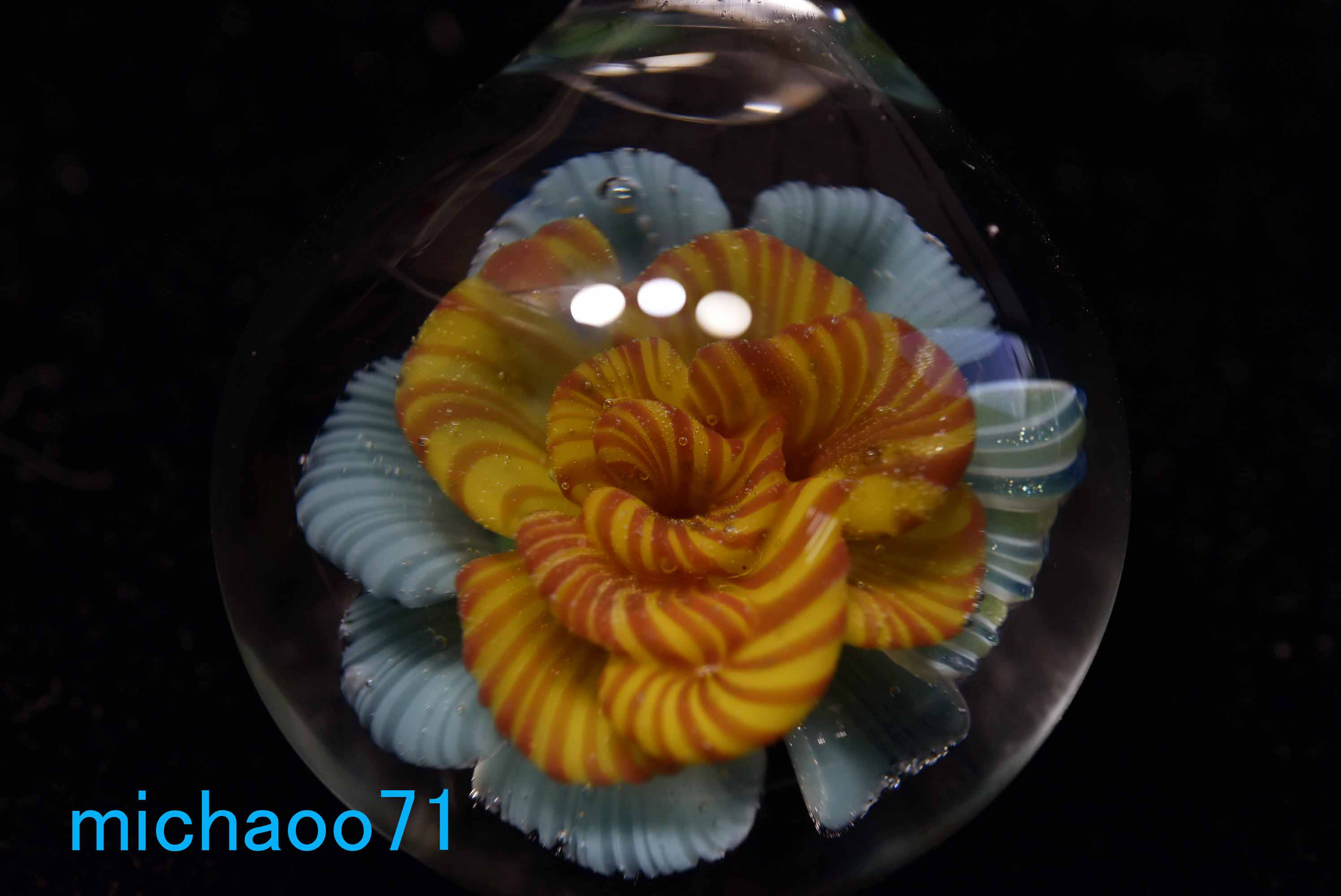 フラワー ガラスのペンダントトップ　(12110-P21) GLASS FLOWER  ＃ガラスアクセサリー