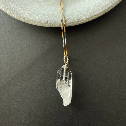 超希少！天然の奇跡虹入り◇水入り虹入り水晶◇ペンダントトップ 超レア 流砂入り！虹入り！水入り水晶 ペンダント☆古代水入り