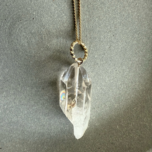 超希少！天然の奇跡虹入り◇水入り虹入り水晶◇ペンダントトップ 超レア 流砂入り！虹入り！水入り水晶 ペンダント☆古代水入り