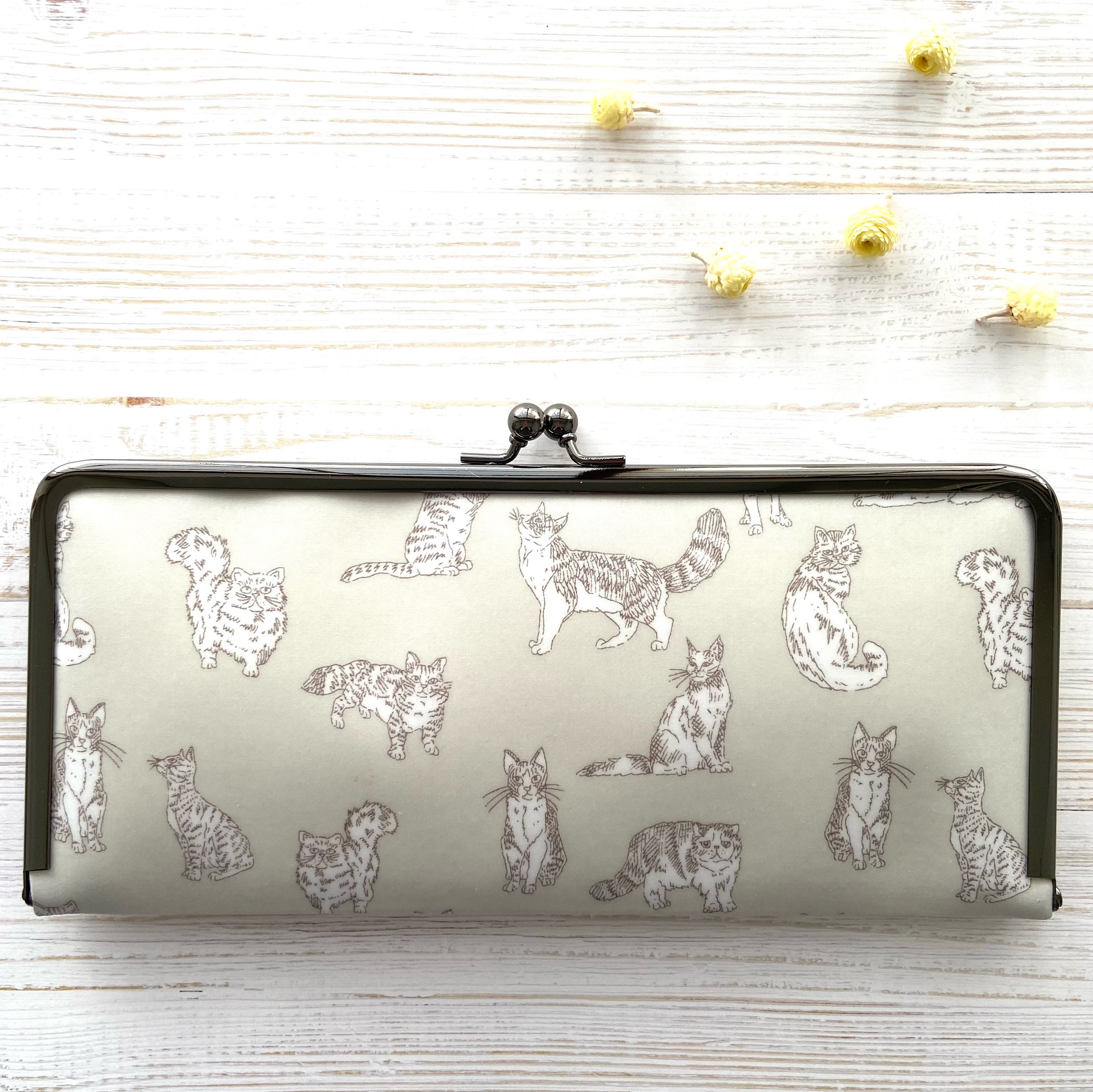 ＊ラミネート＊ がま口長財布 スリム 選べる ミャオウ 猫 リバティプリント使用