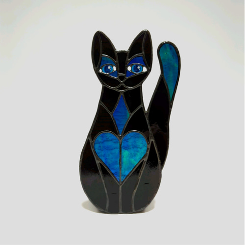 ステンドグラス、猫好き必見！光と影が織りなす神秘的な黒猫、猫の置物