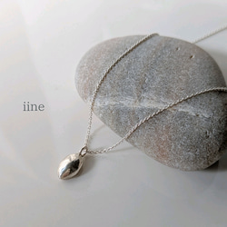 アルファベット ペンダント u U】アルファベット文字のペンダント＋チェーン付き | iichi 日々の